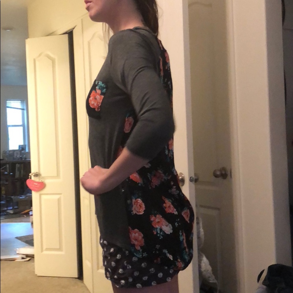 Cute gray quarter sleeve with floral silk back